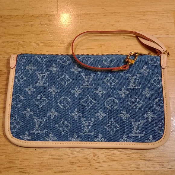 denim fashion inspired wristlet - Picture 1 of 4